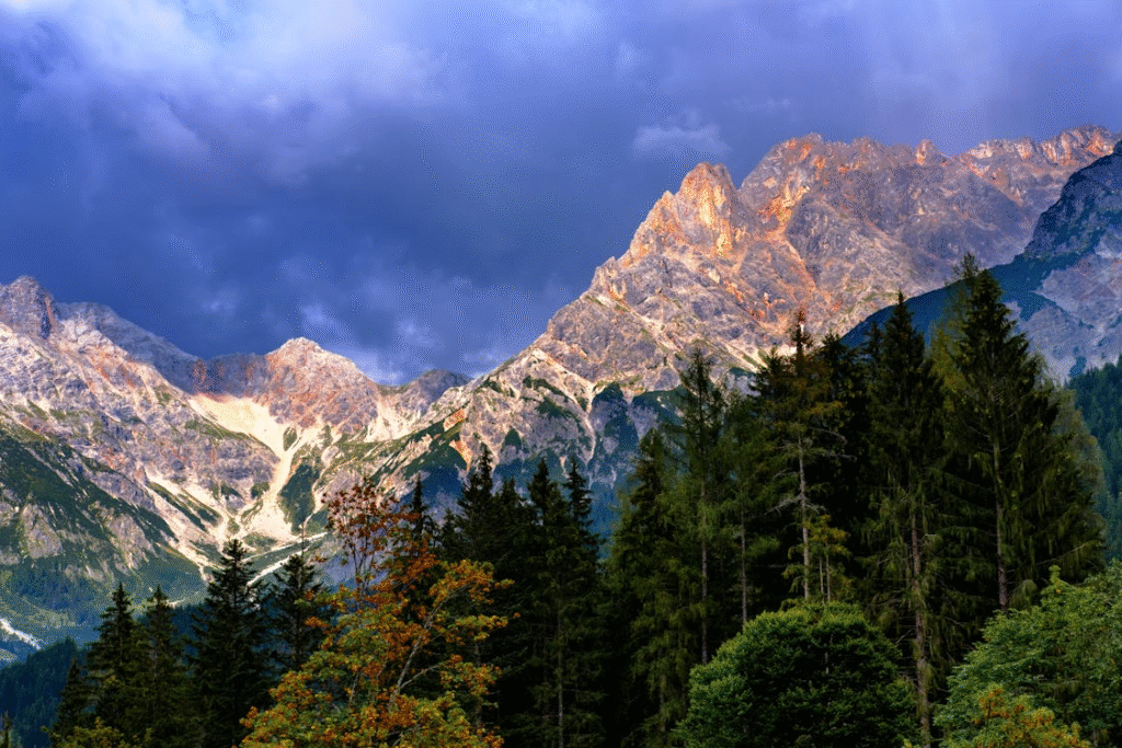 Wetter Gesäuse – Weather Gesause in Austria with dramatic mountains and forest